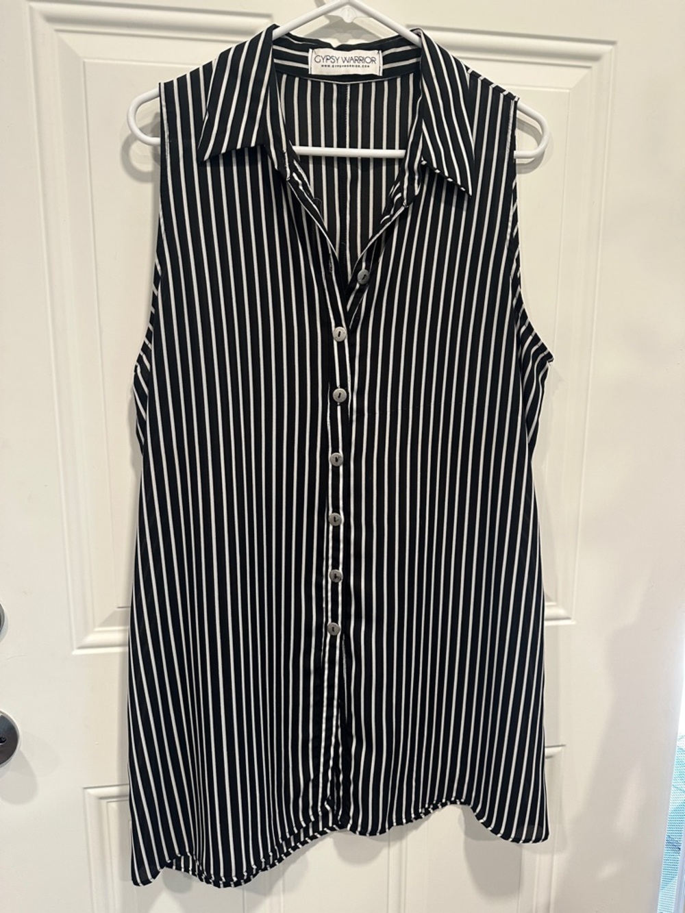 Gypsy Warrior, black and white pin stripe button up tank top shirt medium
